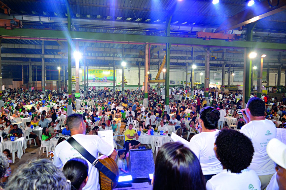 Colaboradores e familiares celebram juntos a chegada de 2020